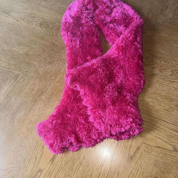 2000s Y2K Retro Pink Super Soft Stretchy Fluffy Fuzzy Infinity Scarf - Picture 2 of 3